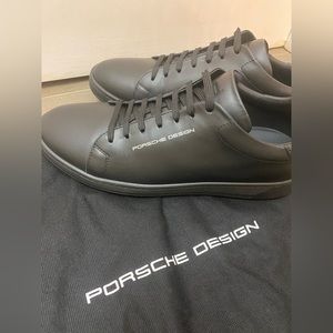 Received as a gift. Nothing wrong. Never worn. Size 11 US MENS. retail $160